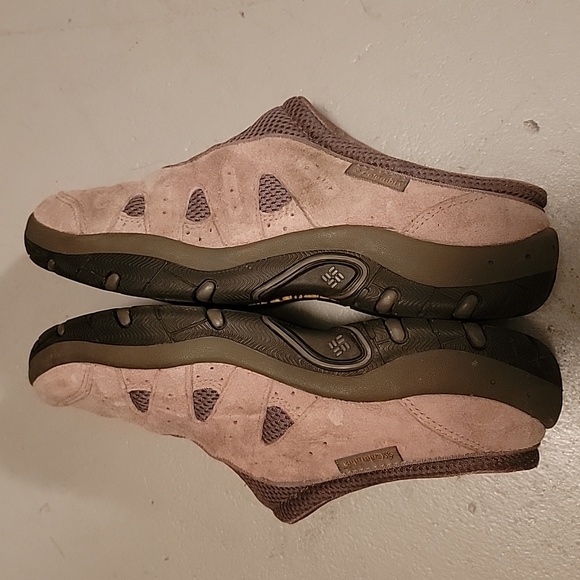 Columbia Suede Clogs - Picture 5 of 7